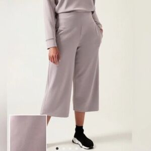 Athleta seasoft wide crop pants plus 3x NWOT Light gray